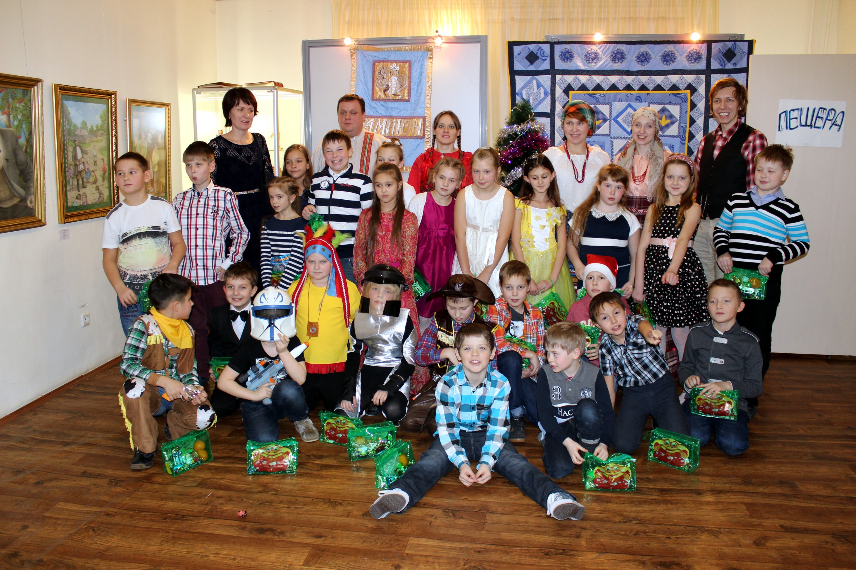 ����� ���